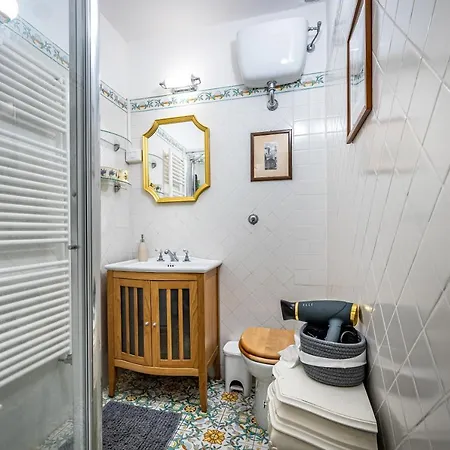 Yid Masaccio Apartman